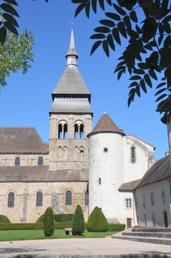 Au Bord De L'Eau Appartement 50 M2 Chambon-sur-Voueize Exteriér fotografie