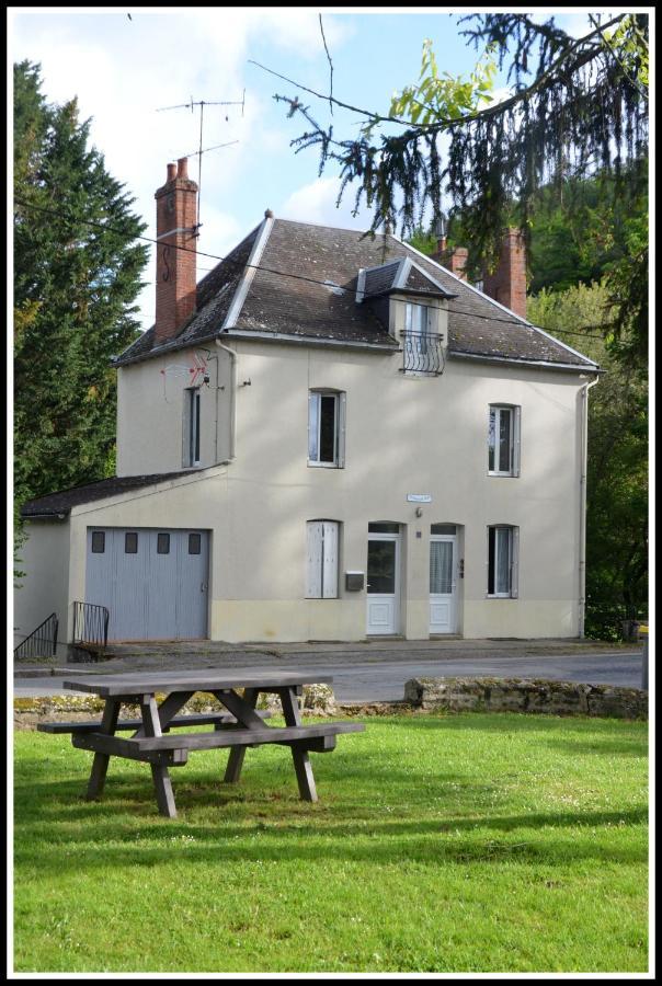 Au Bord De L'Eau Appartement 50 M2 Chambon-sur-Voueize Exteriér fotografie